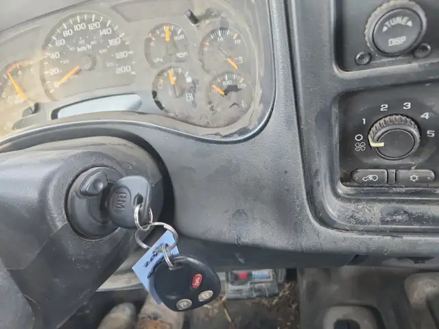 2003 GMC Sierra 3500 - Photo 10