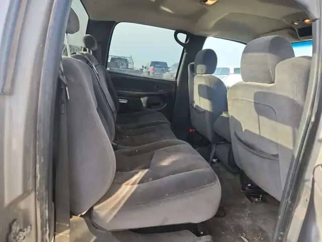 2003 GMC Sierra 3500 - Photo 17