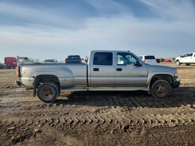 2003 GMC Sierra 3500 - Photo 23