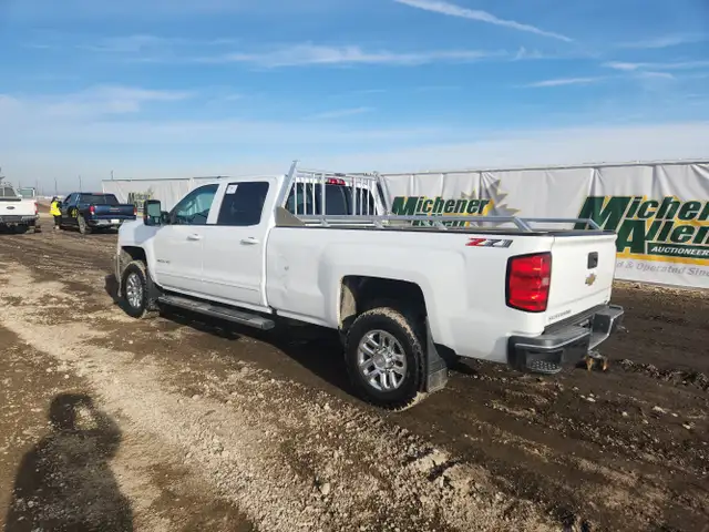 2019 Chevrolet Silverado 3500HD - Photo 2