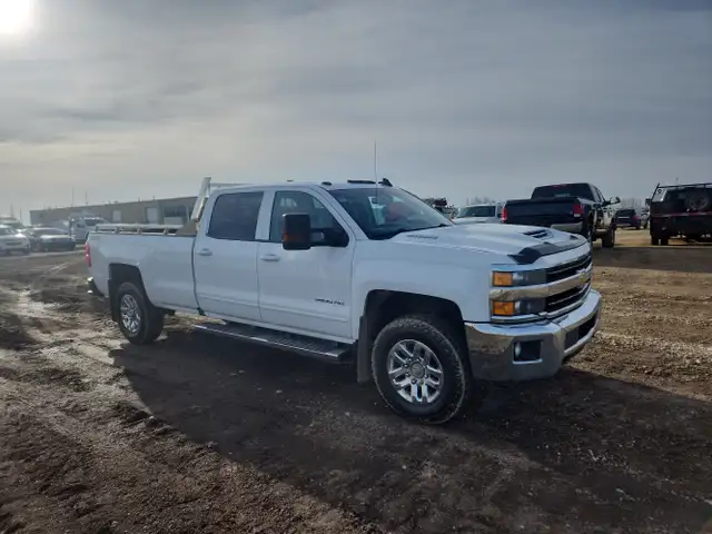 2019 Chevrolet Silverado 3500HD - Photo 4