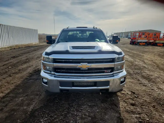2019 Chevrolet Silverado 3500HD - Photo 18
