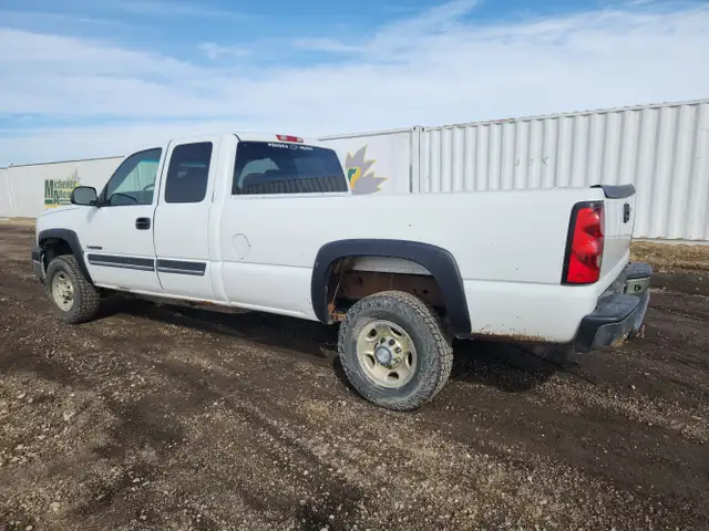 2006 Chevrolet Silverado 2500HD - Photo 2