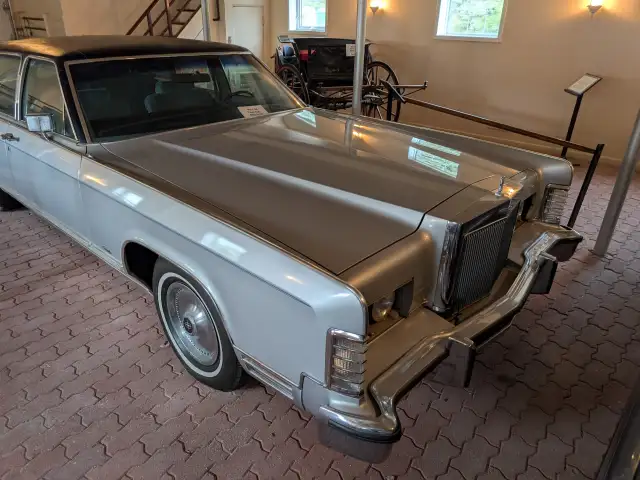 1979 Lincoln Town Car - Photo 2