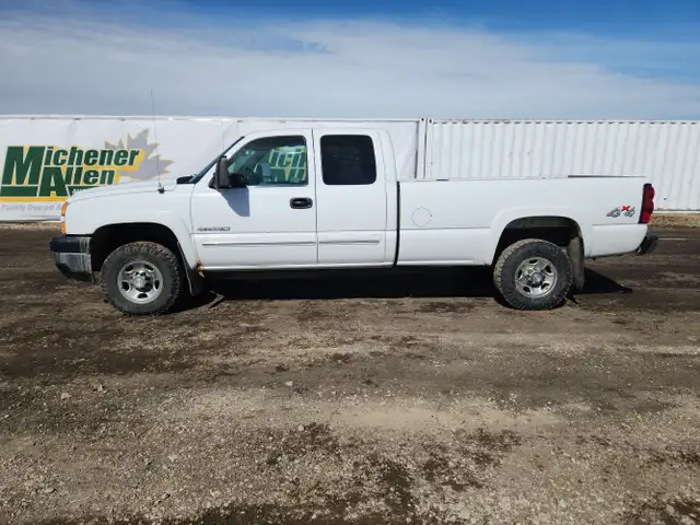 2006 Chevrolet Silverado 2500HD - Photo 2