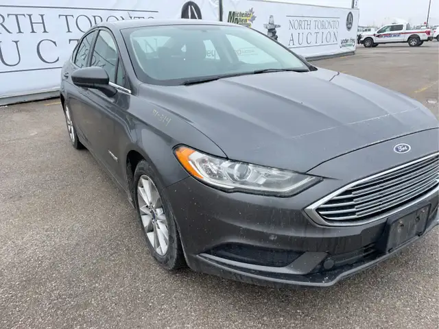 2017 Ford Fusion Hybrid - Photo 3