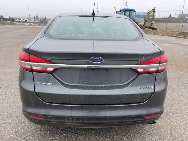 2017 Ford Fusion Hybrid - Photo 6