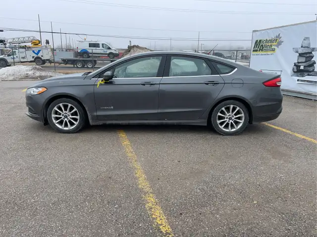 2017 Ford Fusion Hybrid - Photo 8