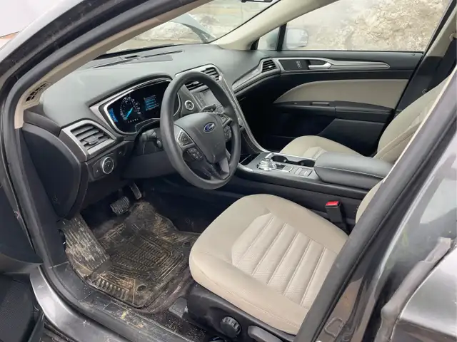 2017 Ford Fusion Hybrid - Photo 10