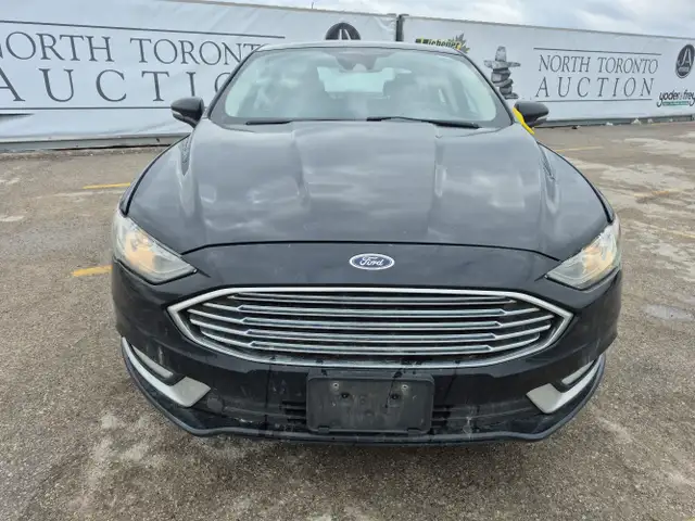 2018 Ford Fusion - Photo 2
