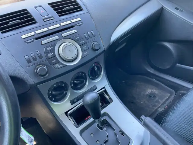 2010 Mazda Mazda3 - Photo 11