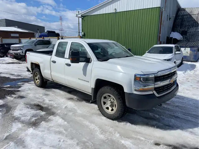 2017 Chevrolet Silverado 1500 - Photo 3