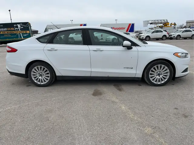 2014 Ford Fusion Hybrid - Photo 4