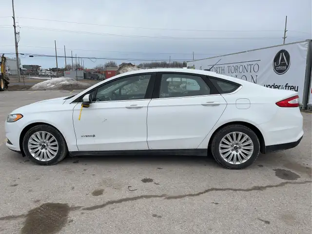 2014 Ford Fusion Hybrid - Photo 8