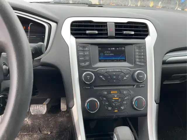 2014 Ford Fusion Hybrid - Photo 12