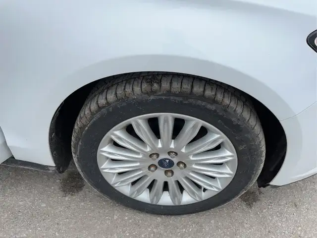 2014 Ford Fusion Hybrid - Photo 22