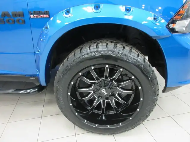 RAM 1500 CLASSIC 2022 EXPRESS NIGHT EDITION V-8 5.7 HEMI 4X4 BEA - Photo 5