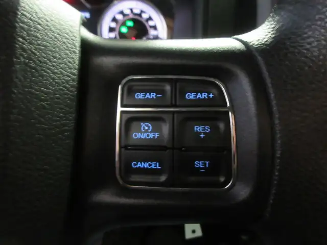 RAM 1500 CLASSIC 2022 EXPRESS NIGHT EDITION V-8 5.7 HEMI 4X4 BEA - Photo 9