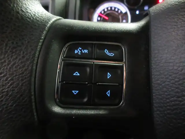 RAM 1500 CLASSIC 2022 EXPRESS NIGHT EDITION V-8 5.7 HEMI 4X4 BEA - Photo 10