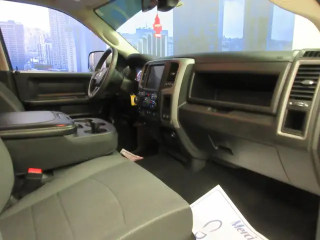 RAM 1500 CLASSIC 2022 EXPRESS NIGHT EDITION V-8 5.7 HEMI 4X4 BEA - Photo 23