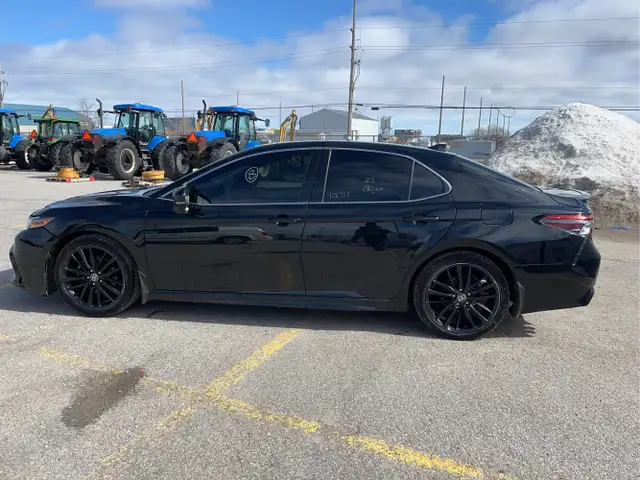 2023 Toyota Camry Hybrid - Photo 8