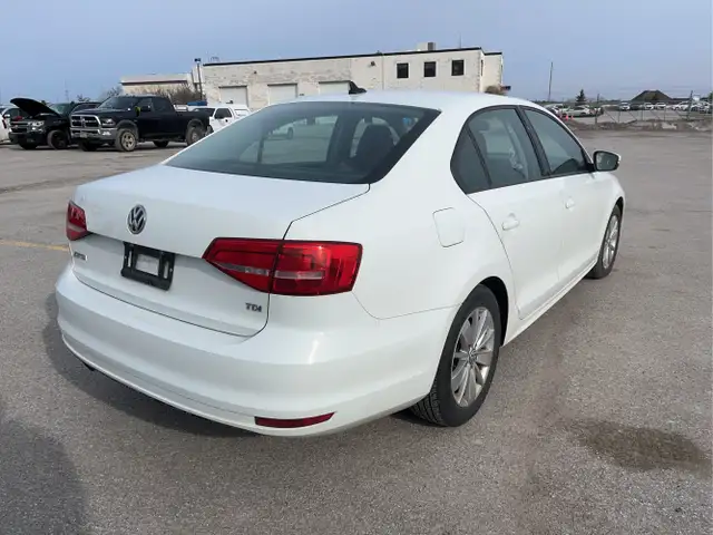 2015 Volkswagen Jetta - Photo 5