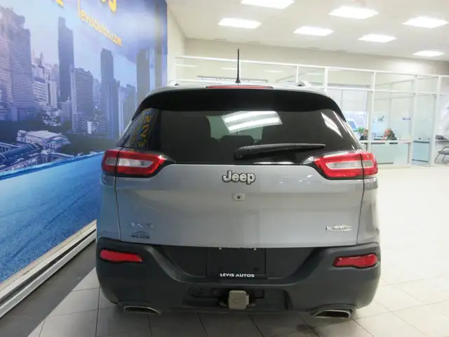 JEEP CHEROKEE 2016 NORTH EDITION V-6 3.2 LITRES 4X4 SIEGES   VOL - Photo 25