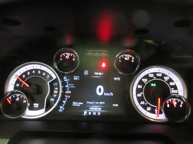 RAM 1500 CLASSIC 2021 EXPRESS NIGHT EDITION V-6 3.6 LITRES SIEGE - Photo 8