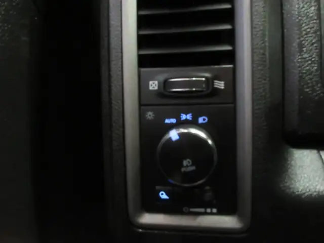 RAM 1500 CLASSIC 2021 EXPRESS NIGHT EDITION V-6 3.6 LITRES SIEGE - Photo 11