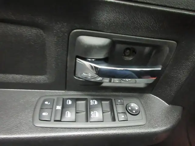 RAM 1500 CLASSIC 2021 EXPRESS NIGHT EDITION V-6 3.6 LITRES SIEGE - Photo 12