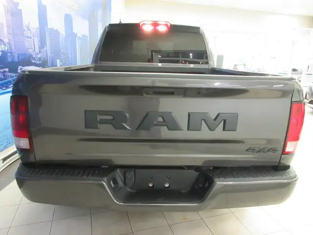 RAM 1500 CLASSIC 2021 EXPRESS NIGHT EDITION V-6 3.6 LITRES SIEGE - Photo 24