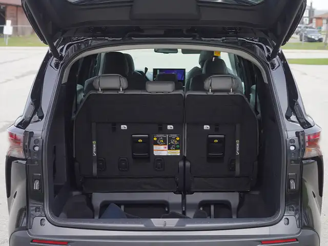 2026 Toyota Sienna XLE, Sunroof, 8 Passenger, Cruise Control. - Photo 8