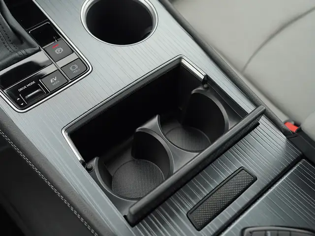 2026 Toyota Sienna XLE, Sunroof, 8 Passenger, Cruise Control. - Photo 31