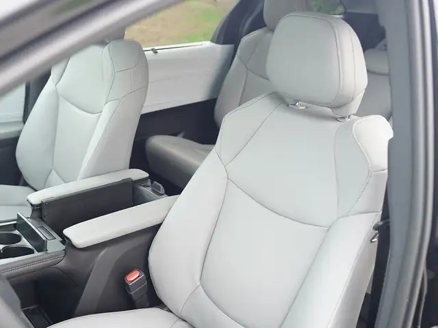 2026 Toyota Sienna XLE, Sunroof, 8 Passenger, Cruise Control. - Photo 34