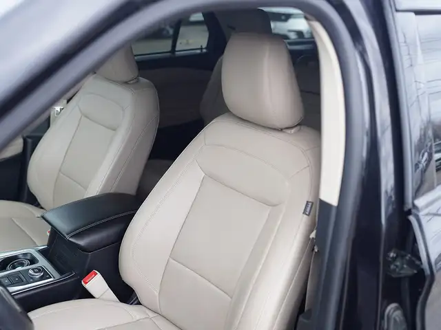 2022 Ford Explorer Limited, AWD, SUNROOF, LEATHER SEATS - Photo 22