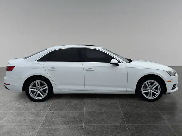 2017 Audi A4 Komfort / AWD - Photo 8