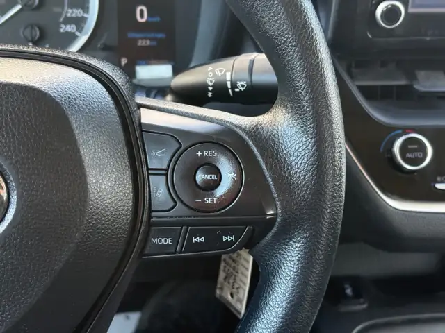 2022 Toyota Corolla LE - Photo 9