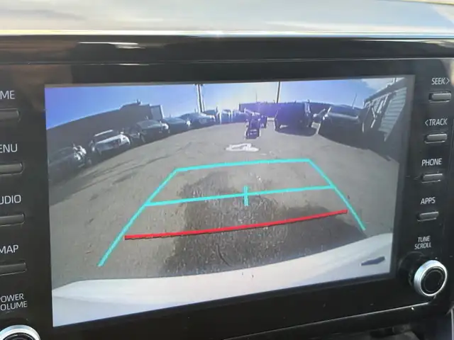 2022 Toyota Corolla LE - Photo 11