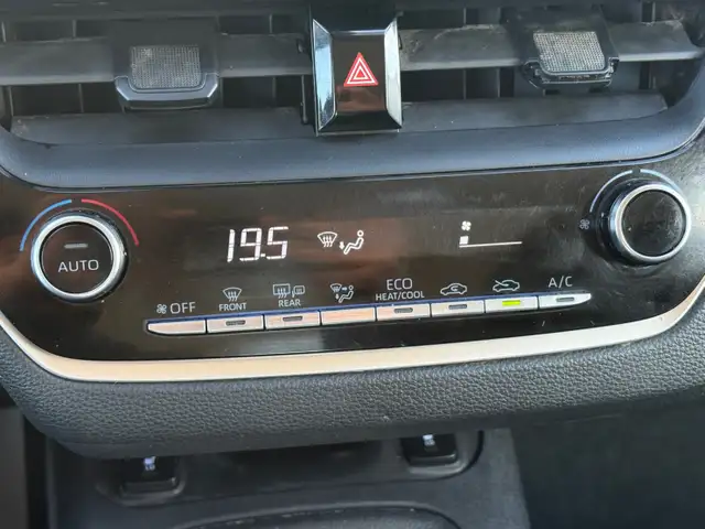 2022 Toyota Corolla LE - Photo 12