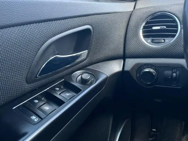 2012 Chevrolet Cruze LT Turbo  w/1SB 1 OWNER, FULL SERVICE RECS - Photo 9