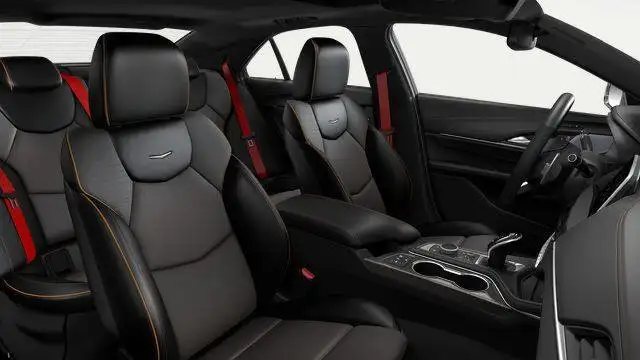 2026 Cadillac CT4-V - Photo 5