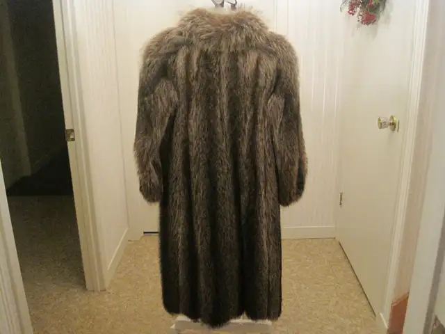 Beau manteau de fourrure long – chat sauvage (femme) / Wildcat f - Photo 2