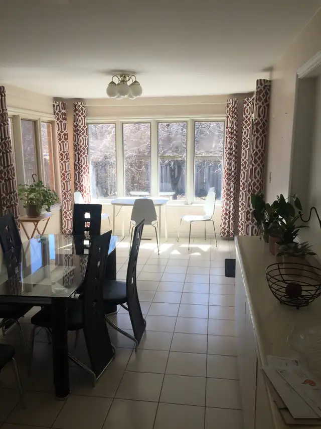 PERFECT LOCATION - DAILY/WEEKLY RENTAL - Photo 3