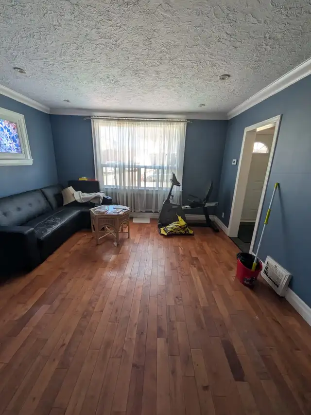 Rooms for Rent in Downtown Oshawa - Photo 5