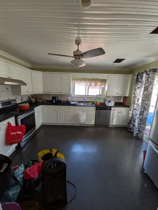 Rooms for Rent in Downtown Oshawa - Photo 7