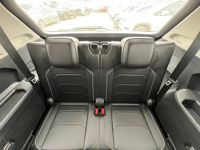 2018 Volkswagen Tiguan SEL Premium 4Motion - No Accident - Photo 28