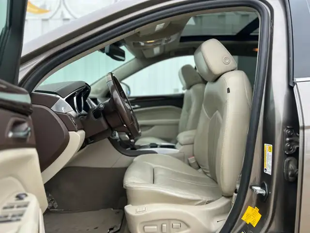 2011 Cadillac SRX Luxury AWD - Photo 12