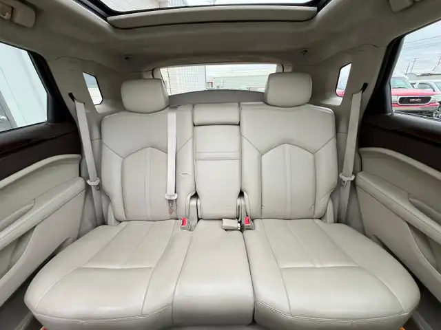 2011 Cadillac SRX Luxury AWD - Photo 16