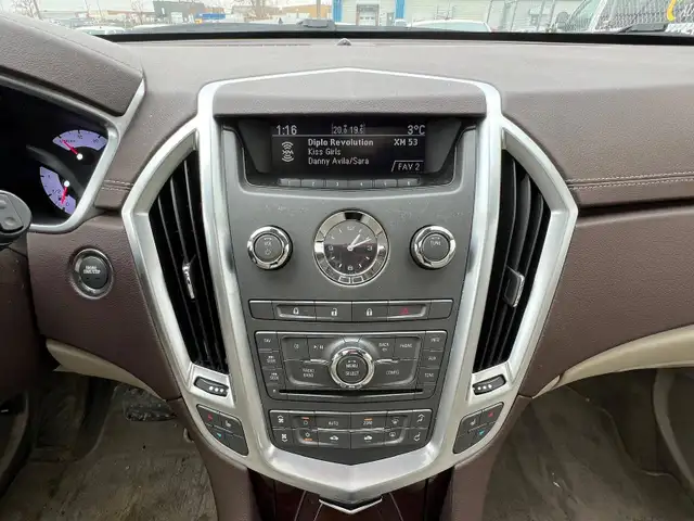 2011 Cadillac SRX Luxury AWD - Photo 18