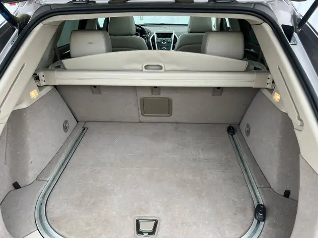 2011 Cadillac SRX Luxury AWD - Photo 22